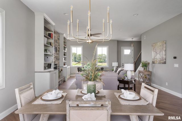 6654 Meghan Avenue, Bettendorf, IA 52722