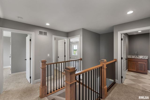 6654 Meghan Avenue, Bettendorf, IA 52722