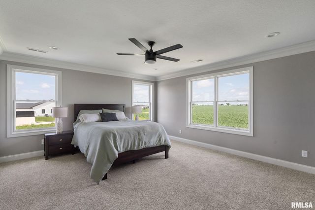 6654 Meghan Avenue, Bettendorf, IA 52722