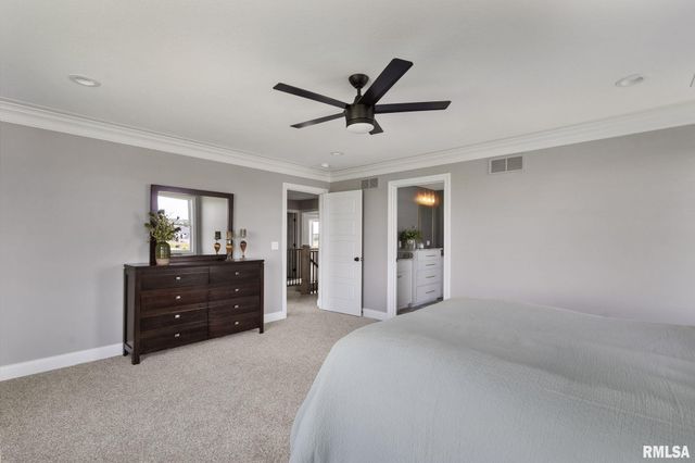 6654 Meghan Avenue, Bettendorf, IA 52722