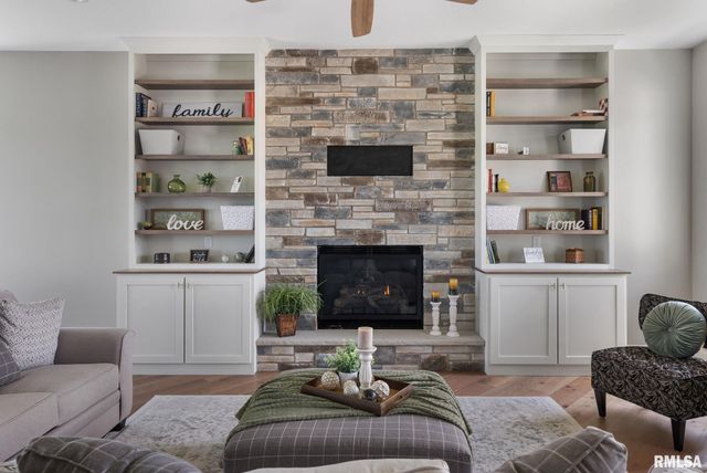 6654 Meghan Avenue, Bettendorf, IA 52722