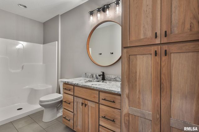 6654 Meghan Avenue, Bettendorf, IA 52722