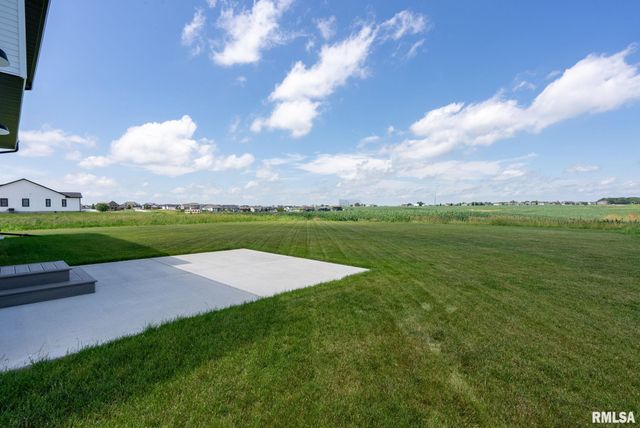 6654 Meghan Avenue, Bettendorf, IA 52722