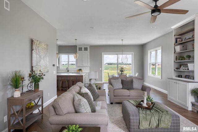 6654 Meghan Avenue, Bettendorf, IA 52722