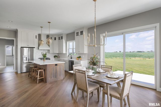 6654 Meghan Avenue, Bettendorf, IA 52722