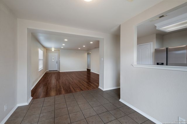 8848 STAGHORN ML, Converse, TX 78109