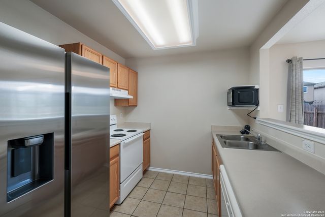 8848 STAGHORN ML, Converse, TX 78109