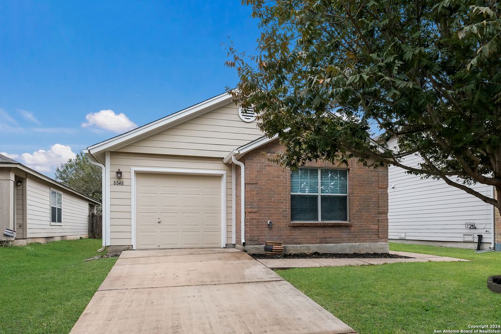 8848 STAGHORN ML, Converse, TX 78109