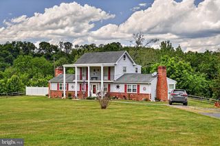 795 HIDEAWAY FARMS RD, Edinburg, VA 22824