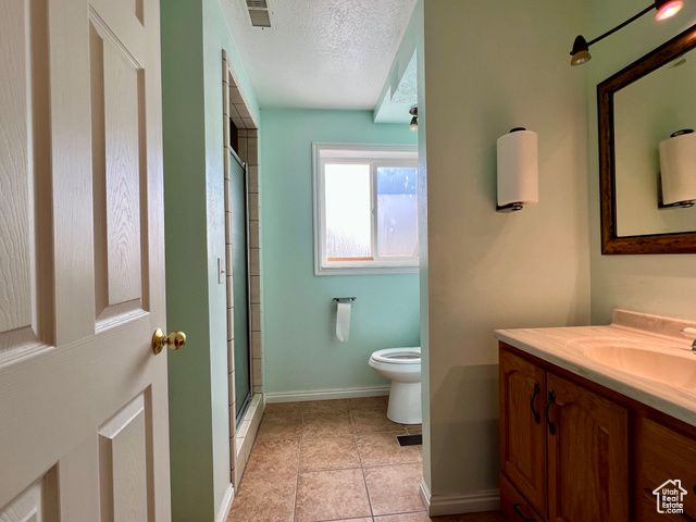 1174 W 1580 N, Clinton, UT 84015