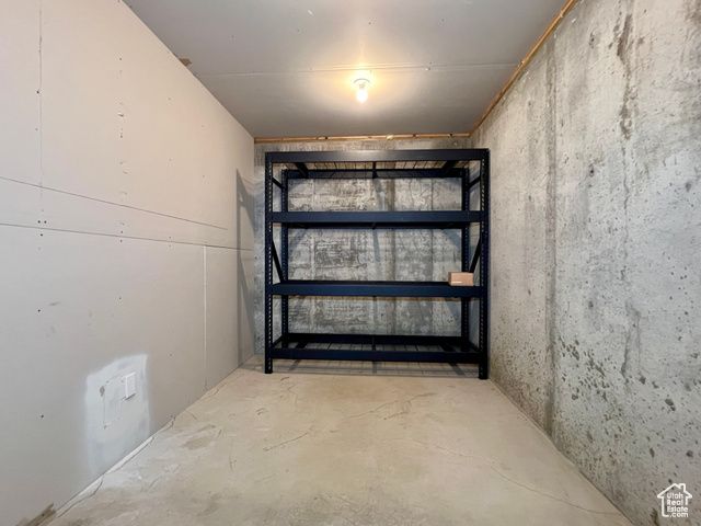 1174 W 1580 N, Clinton, UT 84015