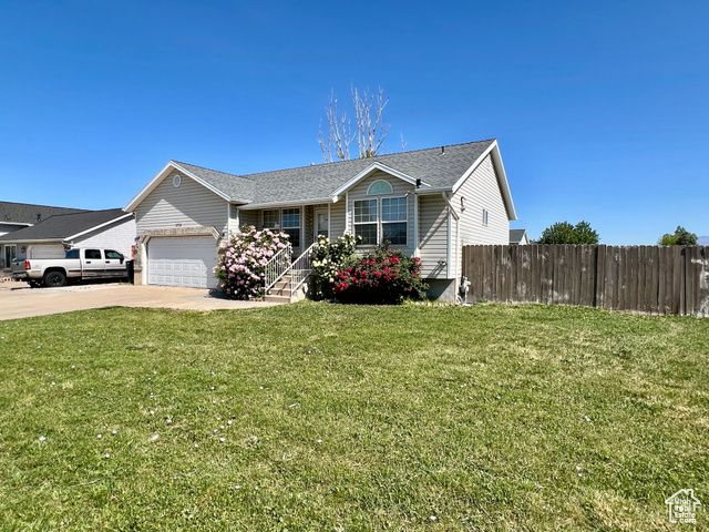 1174 W 1580 N, Clinton, UT 84015