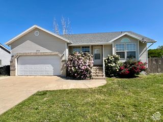 1174 W 1580 N, Clinton, UT 84015