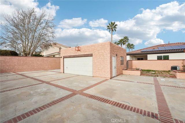 14000 Spring Valley Parkway, Victorville, CA 92395