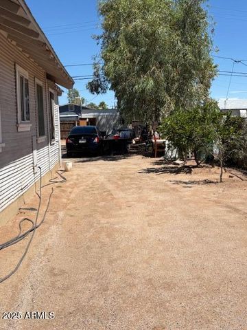 812 N CENTER Avenue, Casa Grande, AZ 85122