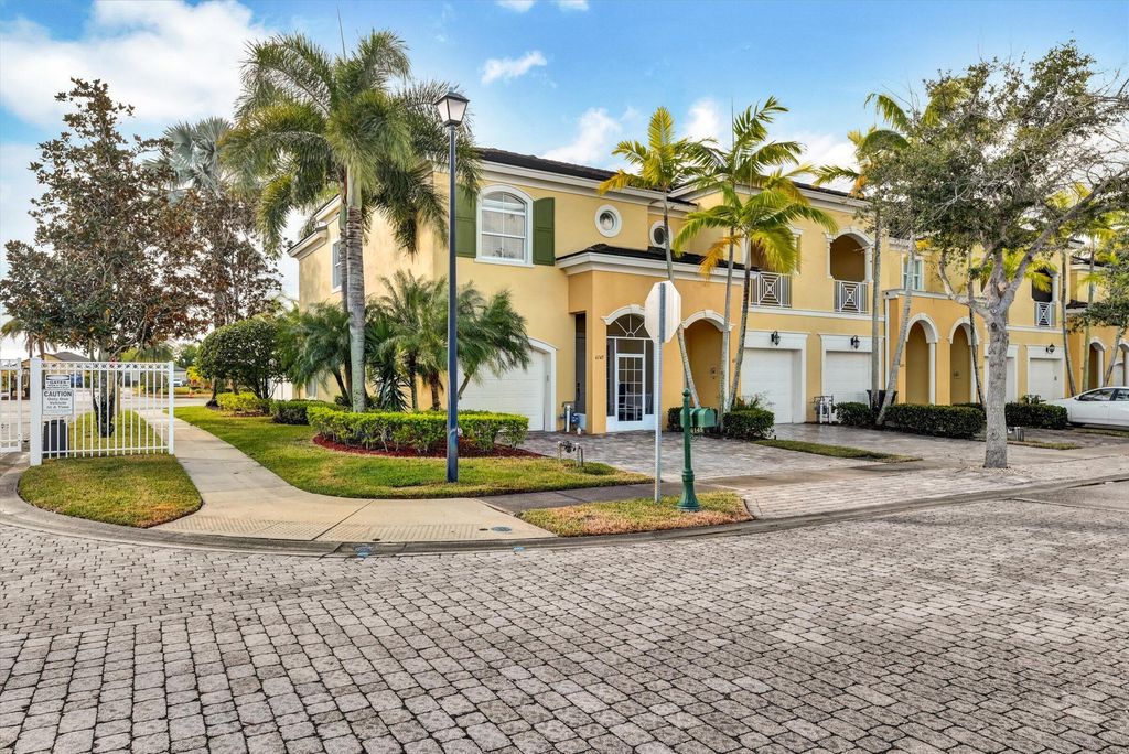 6145 NW Helmsdale Way, Port St. Lucie, Port St Lucie, FL 34983