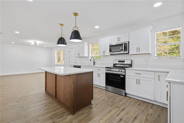 4130 Fox Creek Drive W, Eight Mile, AL 36613