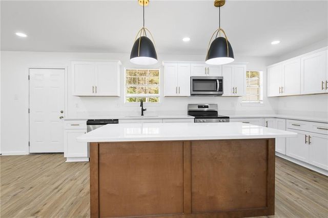 4130 Fox Creek Drive W, Eight Mile, AL 36613