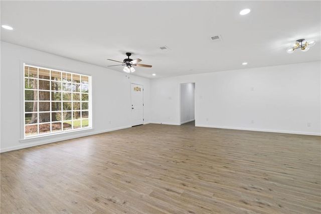 4130 Fox Creek Drive W, Eight Mile, AL 36613