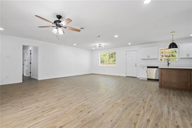 4130 Fox Creek Drive W, Eight Mile, AL 36613