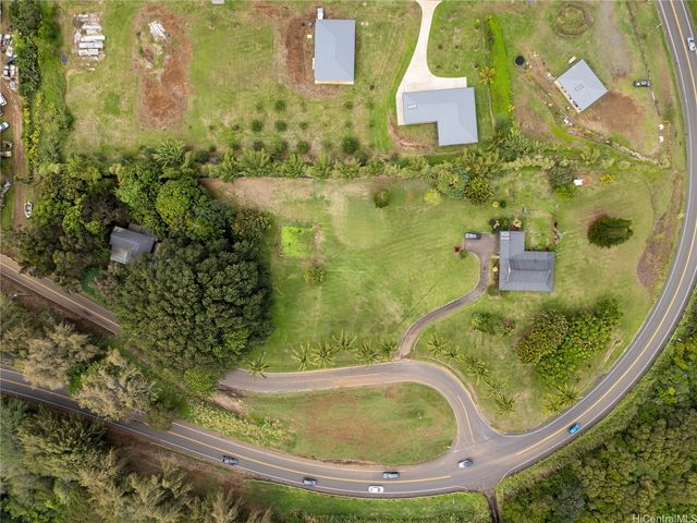 44 Kaupakalua Road, Haiku, HI 96708