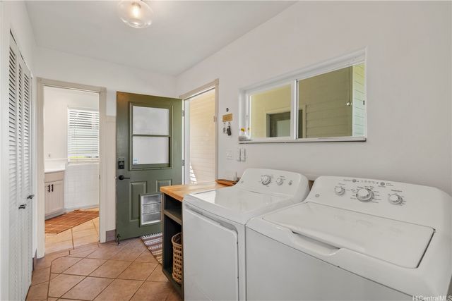 44 Kaupakalua Road, Haiku, HI 96708