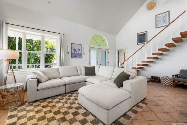 44 Kaupakalua Road, Haiku, HI 96708