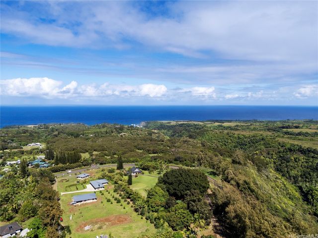 44 Kaupakalua Road, Haiku, HI 96708