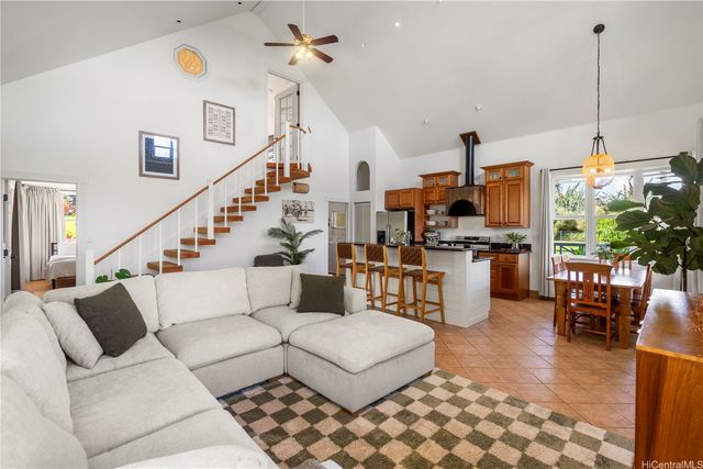 44 Kaupakalua Road, Haiku, HI 96708