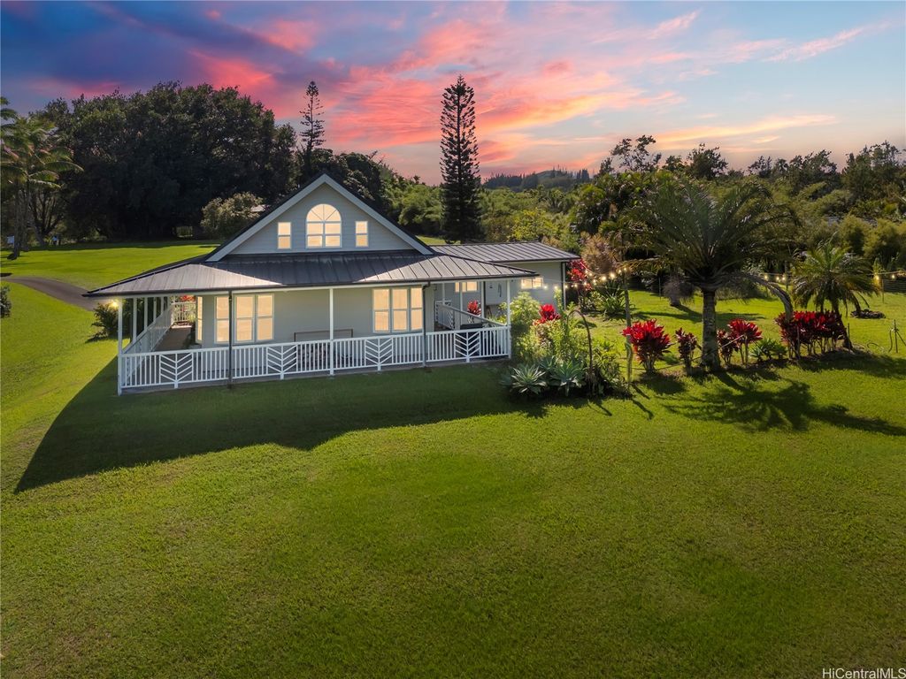 44 Kaupakalua Road, Haiku, HI 96708