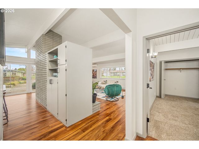 1233 1ST St, Springfield, OR 97477