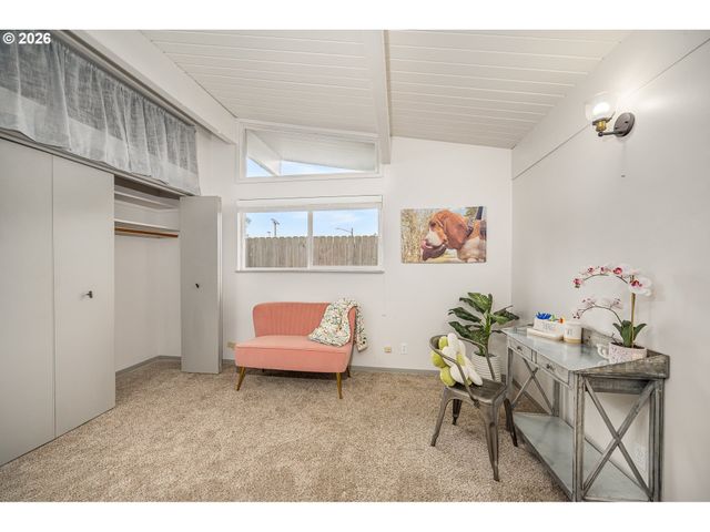 1233 1ST St, Springfield, OR 97477