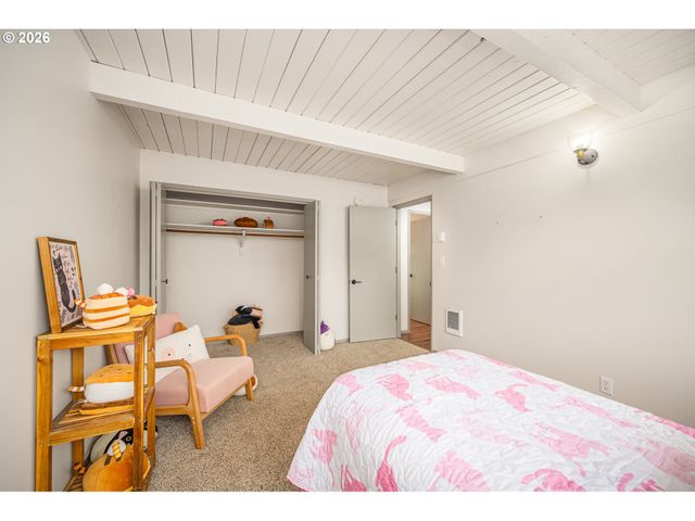 1233 1ST St, Springfield, OR 97477