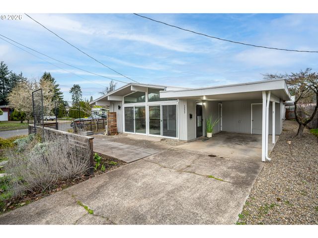 1233 1ST St, Springfield, OR 97477