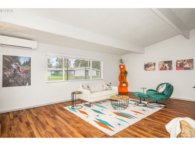 1233 1ST St, Springfield, OR 97477