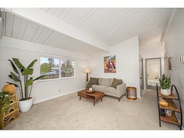 1233 1ST St, Springfield, OR 97477