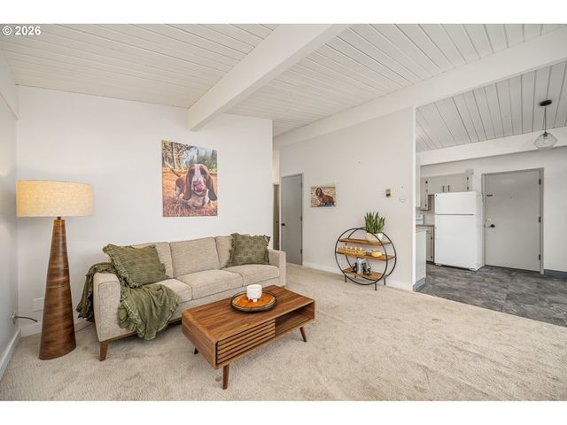 1233 1ST St, Springfield, OR 97477