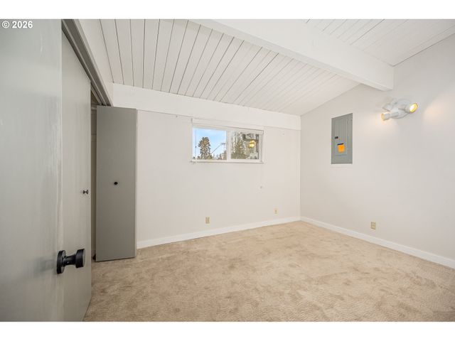 1233 1ST St, Springfield, OR 97477