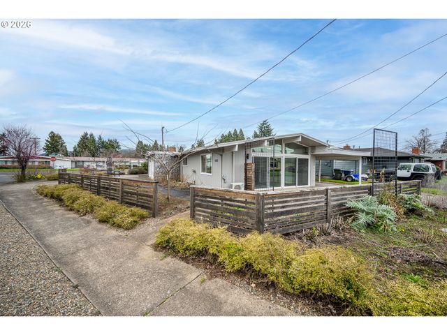 1233 1ST St, Springfield, OR 97477