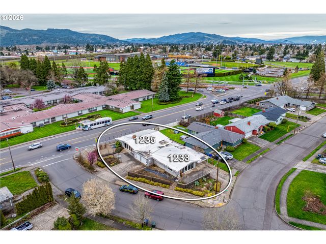 1233 1ST St, Springfield, OR 97477