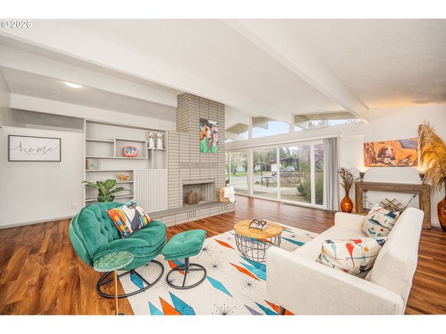 1233 1ST St, Springfield, OR 97477