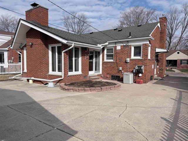 21810 Englehardt Street, St Clair Shores, MI 48080