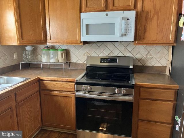 1513 ROOSEVELT DR, Sharon Hill, PA 19079