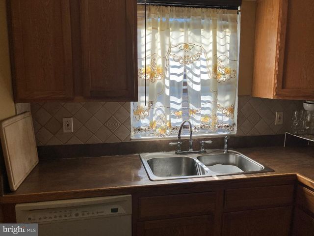 1513 ROOSEVELT DR, Sharon Hill, PA 19079