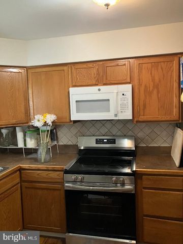 1513 ROOSEVELT DR, Sharon Hill, PA 19079