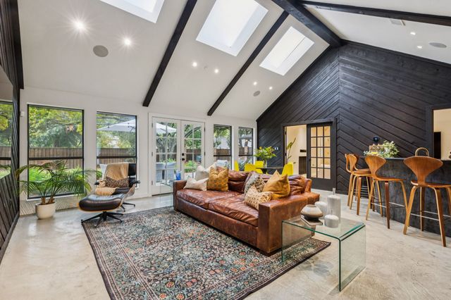 98 W Shore Place, Richardson, TX 75080