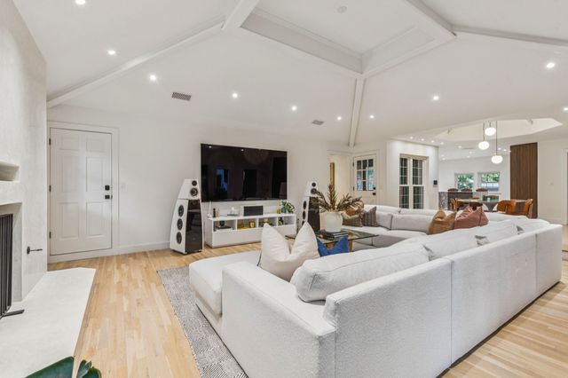 98 W Shore Place, Richardson, TX 75080