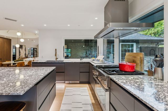 98 W Shore Place, Richardson, TX 75080