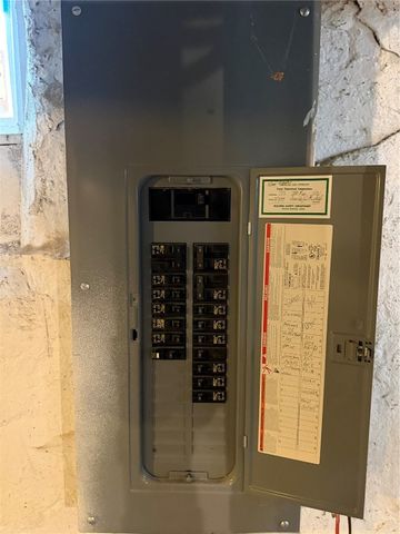 713 7th Avenue SW, Cedar Rapids, IA 52404