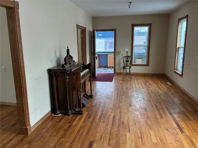 713 7th Avenue SW, Cedar Rapids, IA 52404